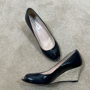L.K. Bennett London Women Edee Open Peep Toe Wedge Patent Navy Blue Size 38 / 7